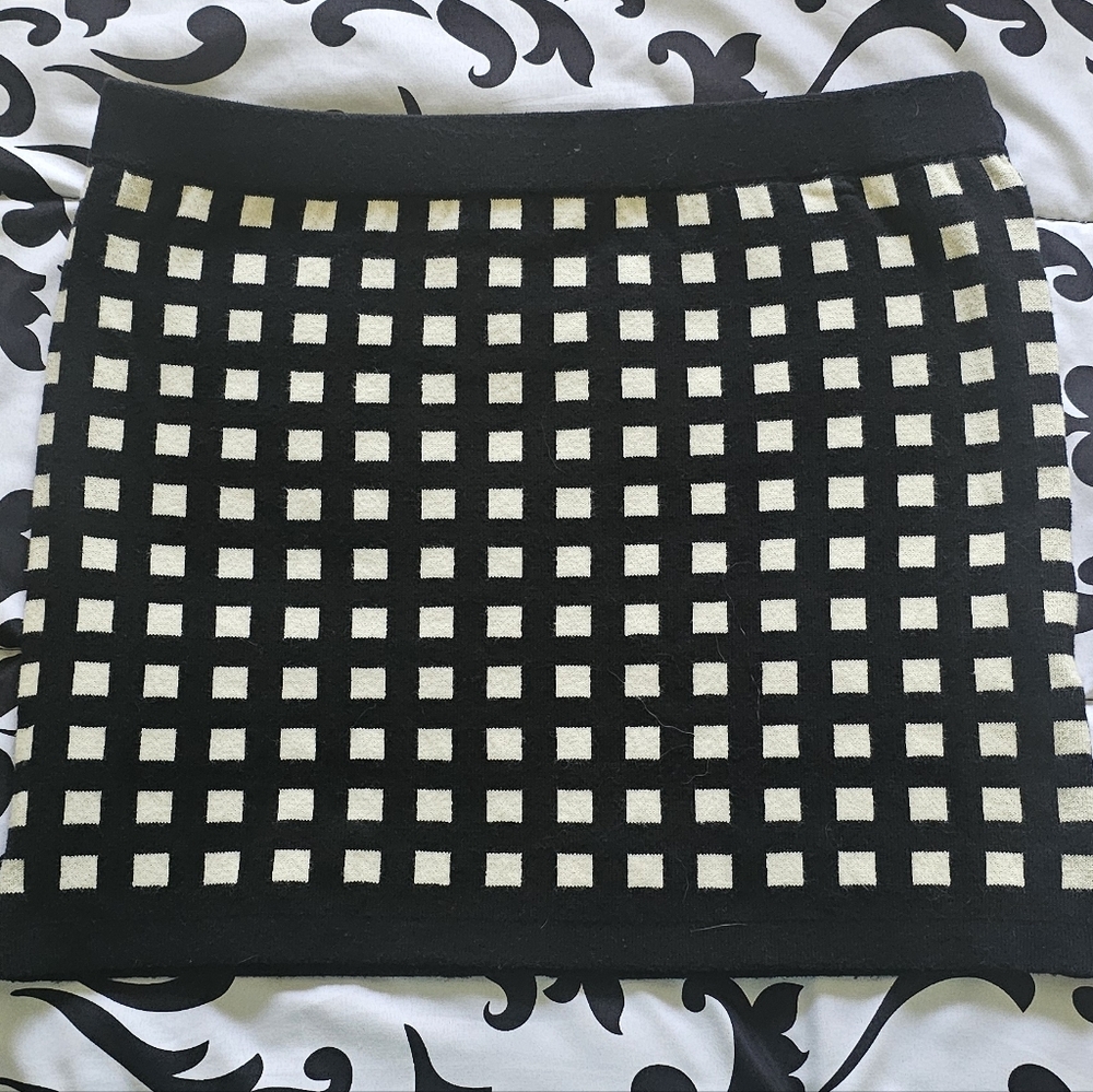 Forever 21 Black and Cream Checkered Mini Skirt